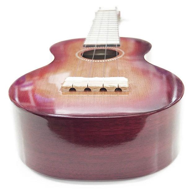 ウクレレ  ソプラノ Famous フェイマス FS-7G クリップチューナー付 Famous フェイマス 国産ウクレレ FS-7G ソプラノ チューナーケース付き