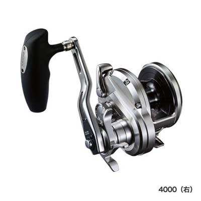 シマノ 20オシアジガー 4000（右）
