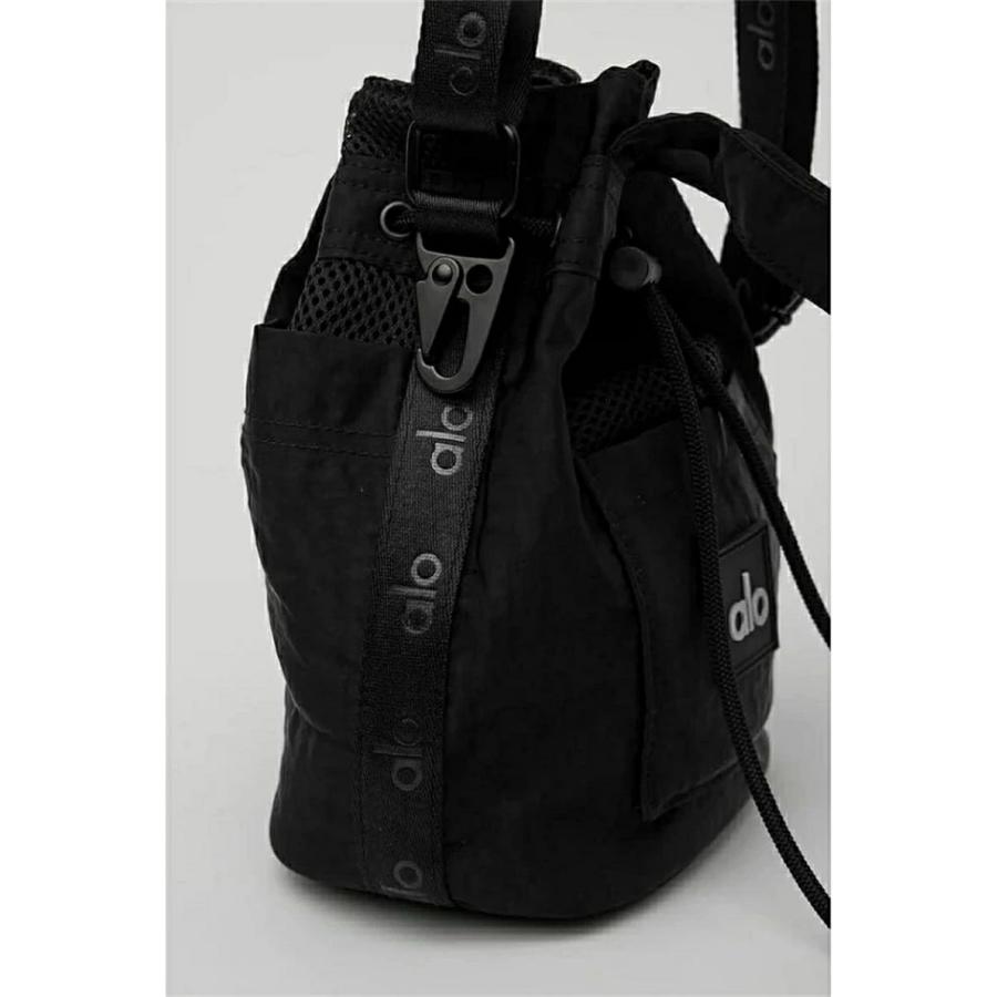 美品　ALO ショルダーバッグ　即日発送 Alo Yoga 【☆人気商品☆】[Alo Yoga] ショルダーバッグ ポーチ