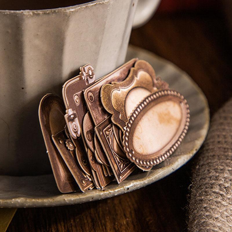 コラージュ 素材 デザイン ペーパー ボタン タグ 金具 数字 時計