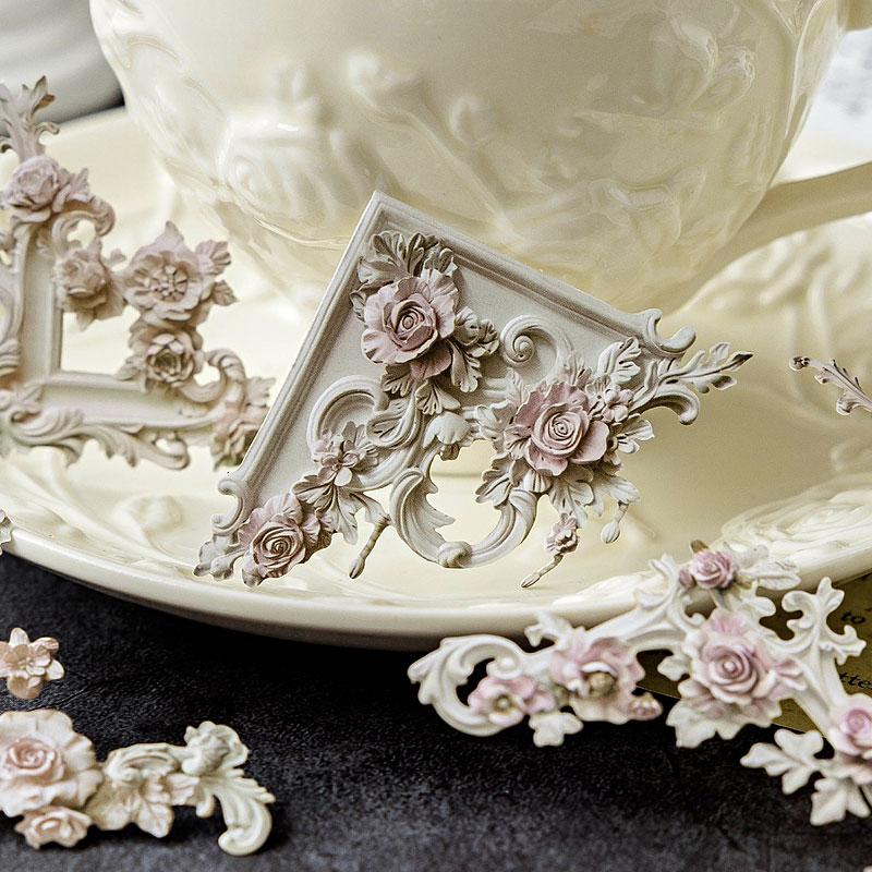 natu 様　お取り置き中(*・ᴗ・*) コラージュ素材　まとめ売り 🏷️コラージュの練習…！ 素材を無駄にするのではと思い、糊付け