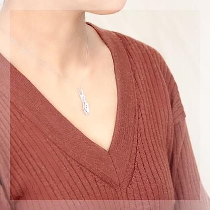 ダイヤモンドネックレス Pt900 プラチナデザイン ダイヤ 0.1ct 【公式