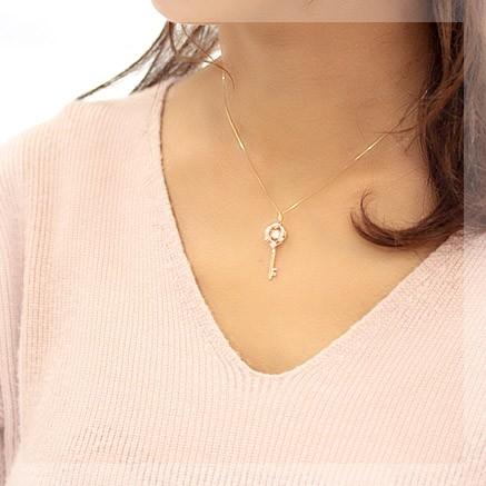 ダイヤモンド ネックレス レディース ダイヤネックレス 18金 18k K18 ダンシングストーン 揺れる 0.25ct カラット 鍵 キー Bデザインの画像