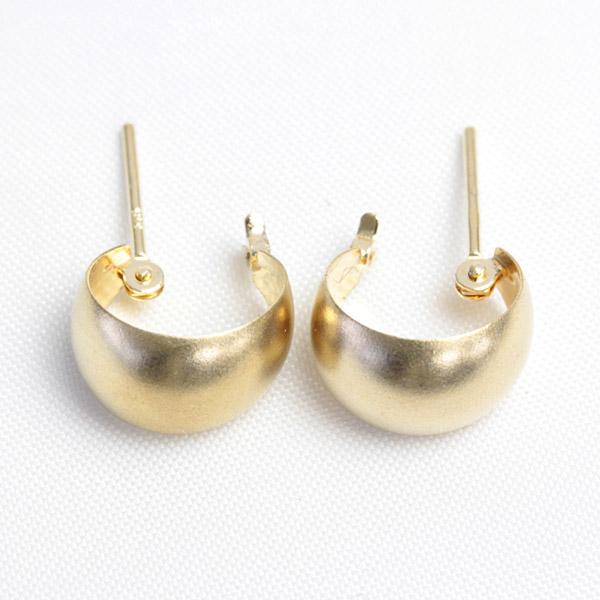 フープピアス 18k 7×10 k18 18金 地金ピアス フープ ピアス ムーンピアス マットタイプ 輪っか レディース 小さめ 日本製 1ペア 両耳用の画像
