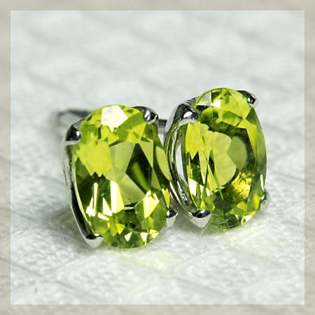 カナリー トルマリン ピアス 4.0mm×6.0mm K18 : ジュエリー