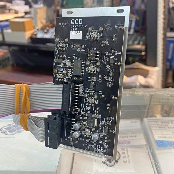 鍵盤楽器 4ms Quad Clock Distributor 4ms QCD
