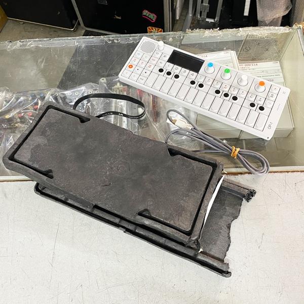 Teenage Engineering OP-1_2
