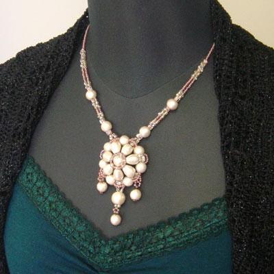 [BF001]MIYUKI ビーズキット コットンパールアクセサリーキット モーヴピンクのコットンフラワーネックレス[RPT] |  | 01