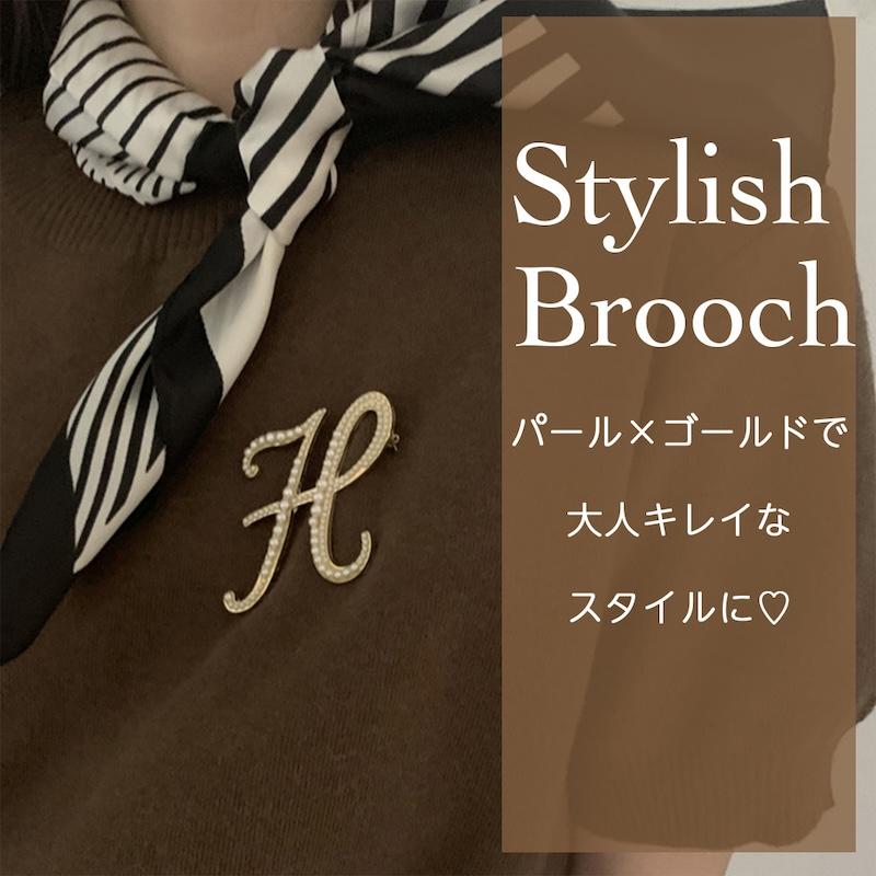 ブローチ ピン パール イニシャル モチーフ ゴールド 英字 大きめ 