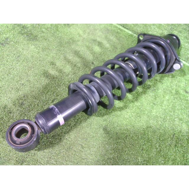 シエンタ(車) シエンタ DBA-NSP170G 右リアストラット X 8T7 KYB 48530