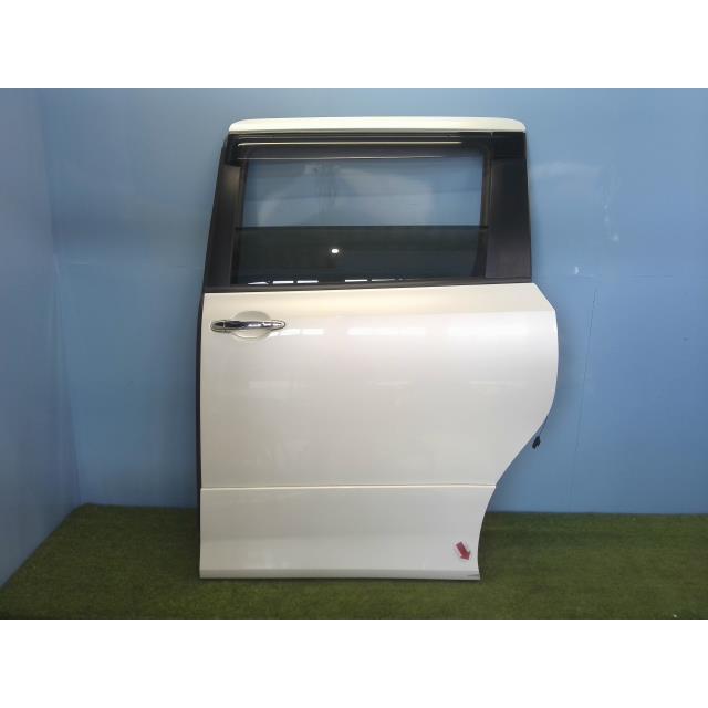 ヴォクシー DBA-ZRR75W 左リアドア ZS 煌2 4WD 070 NSG M3Q8 67004 