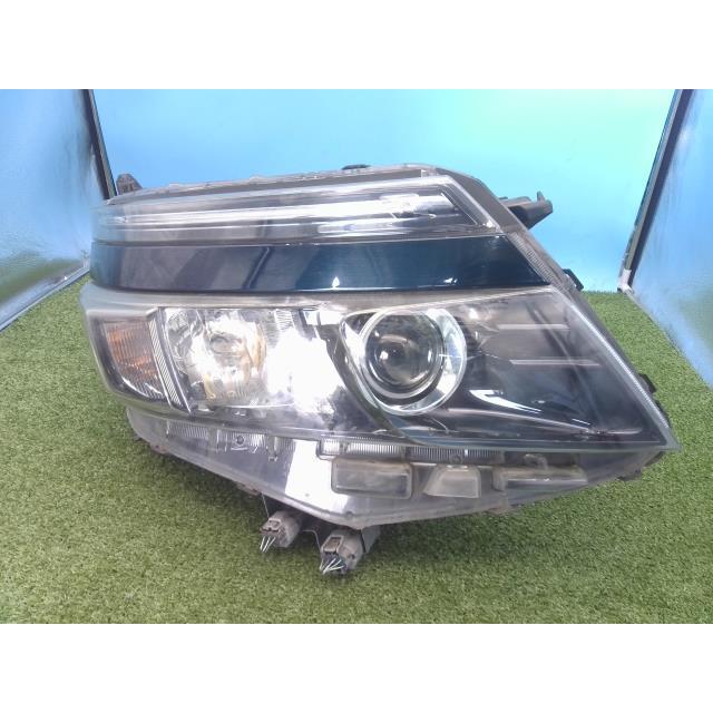 ヴォクシー DAA-ZWR80G 右ヘッドライト ハイブリッドV 221 イチコ 28