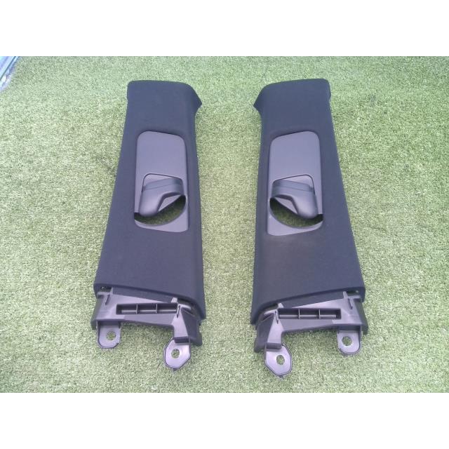 ハリアー DAA-AVU65W 右リアドアガラス HV グランド 4WD 220 黒パール 