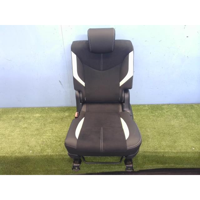 プリウスα DAA-ZVW41W Rシート Sツーリングセレクション GS 070 : Eco