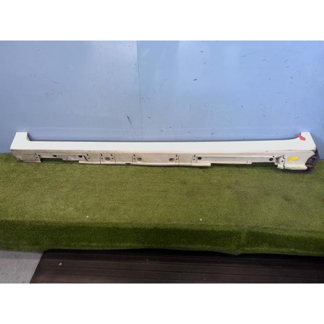 プリウスα DAA-ZVW41W 左サイドステップ S 070 75860-47020-A1 : Eco-R