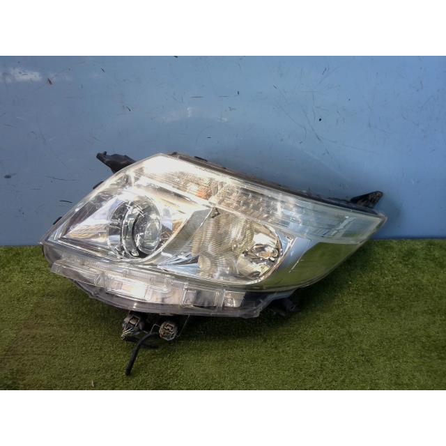 NOAH ノア DAA-ZWR80G 左ヘッドライト ハイブリッドX 3R9 イチコ 28