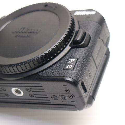 新品同様 Nikon Z30 ブラック NIKON ミラーレス一眼 即日発送 あすつく
