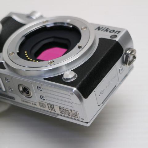 新品同様 Nikon 1 J5 ボディ シルバー 即日発送 ミラーレス一眼 本体