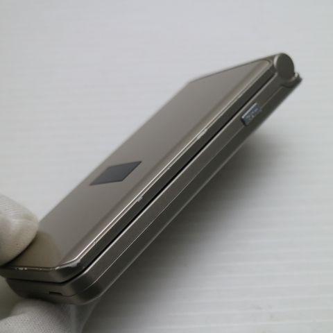 美品 arrows ケータイ ベーシック F-41C ゴールド スマホ 白ロム 中古