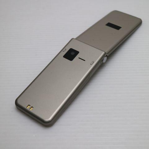 美品 arrows ケータイ ベーシック F-41C ゴールド スマホ 白ロム 中古
