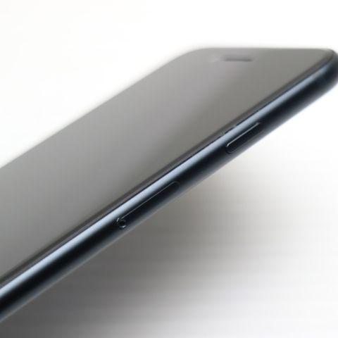 美品 SIMフリー iPhone SE3 第3世代 128GB ミッドナイト スマホ 白ロム