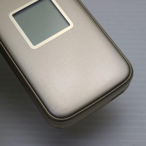 超美品 F-02J らくらくホン ゴールド 即日発送 ガラケー DoCoMo 富士通