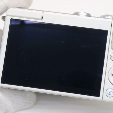 超美品 EOS M100 ホワイト 即日発送 Canon ミラーレス一眼カメラ