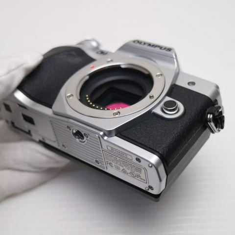 超美品 E-M10 Mark III ボディ シルバー 中古 オリンパス あすつく