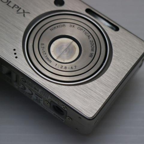 超美品 COOLPIX S500 シルバー 即日発送 Nikon デジカメ デジタル