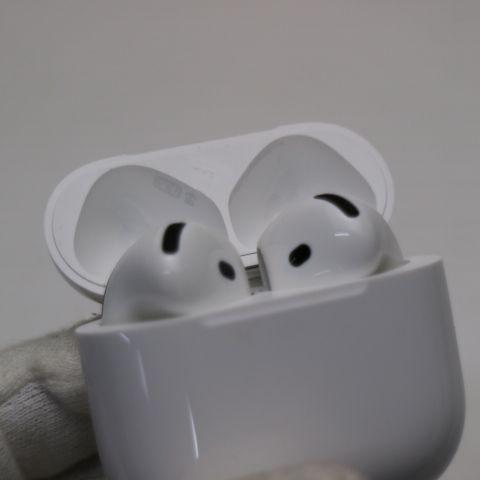 美品 AirPods 4(アクティブノイズキャンセリング非搭載) イヤホン