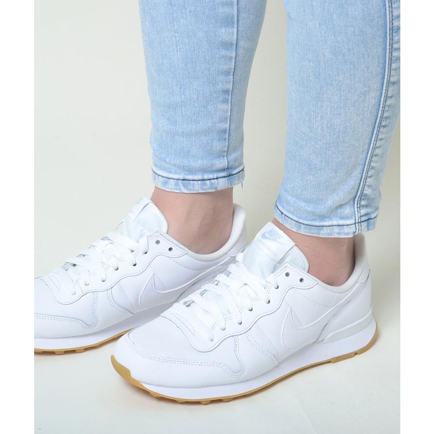 愛用 Nike ナイキランニングの名作 Nike Wmns Internationalist ナイキ ウィメンズ インターナショナリスト ホワイト レディース スニーカー 8407 103 シューズ Www Santoangelbritishschool Es