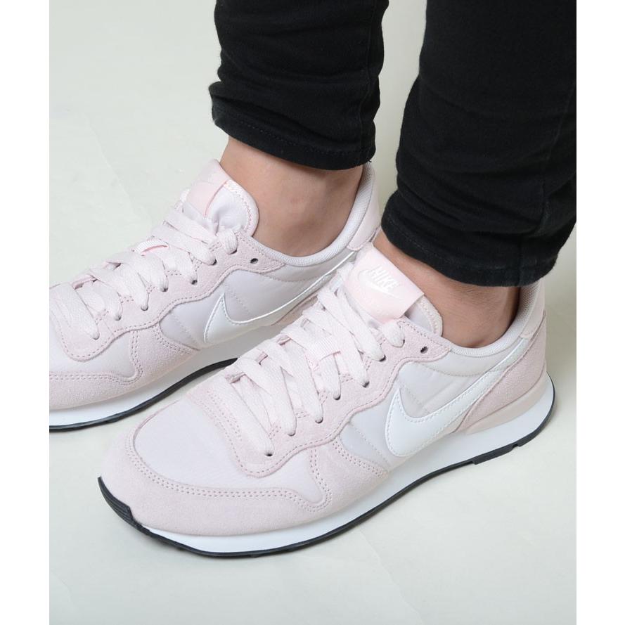 Nike Wmns Internationalist ナイキ インターナショナリスト ピンク レディース スニーカー 828407 618 828407 618 Honey 通販 Yahoo ショッピング