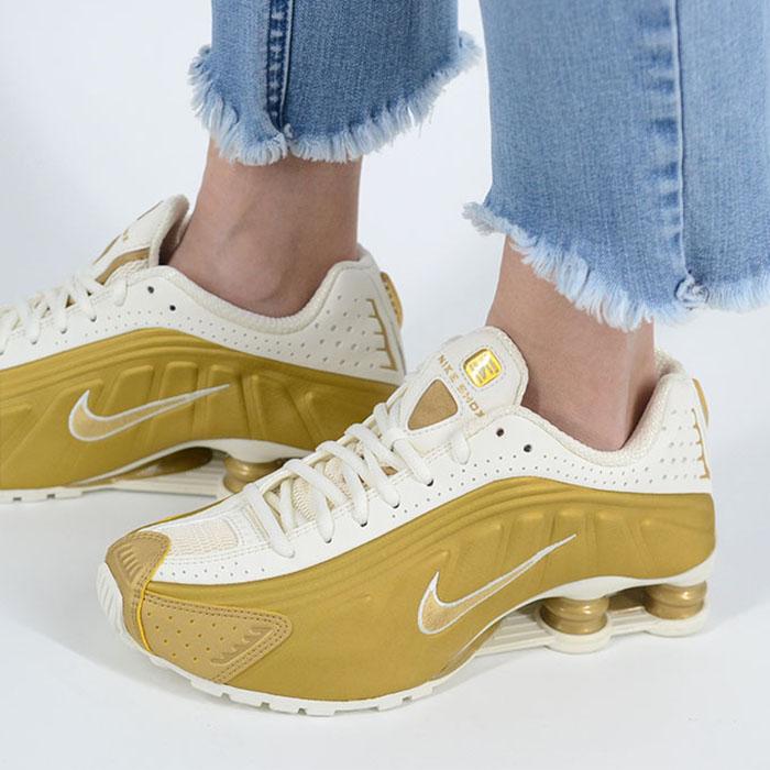 ナイキ ショックス R4 ウィメンズシューズ NIKE公式】ナイキ ショックス R4 ウィメンズシューズ.オンラインストア