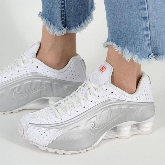 NIKE SHOX R4 23.0センチ ショックス ホワイト 未使用 ショックス NIKE SHOX R4 ナイキ エア レディース スニーカー ホワイト
