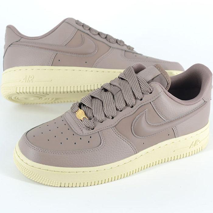 W NIKE AIR FORCE 1 '07 ウィメンズ ナイキ エア フォース レディース スニーカーブラウン hf2014-200