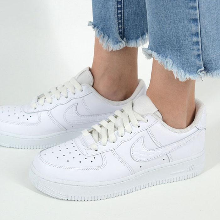 NIKE（ナイキ） NIKE W AIR FORCE 1 '07 SE ウィメンズ エア フォース
