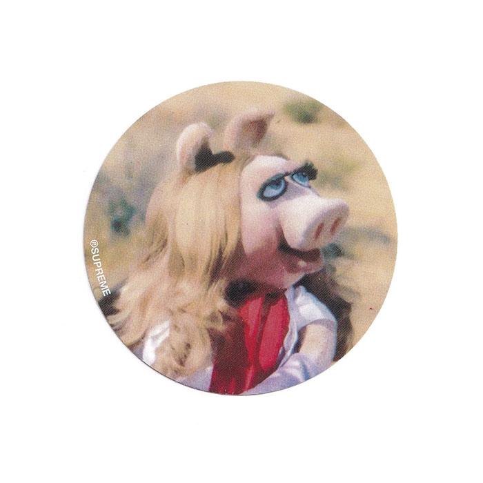 Supreme（シュプリーム） Supreme Miss Piggy Sticker ミス ピギー