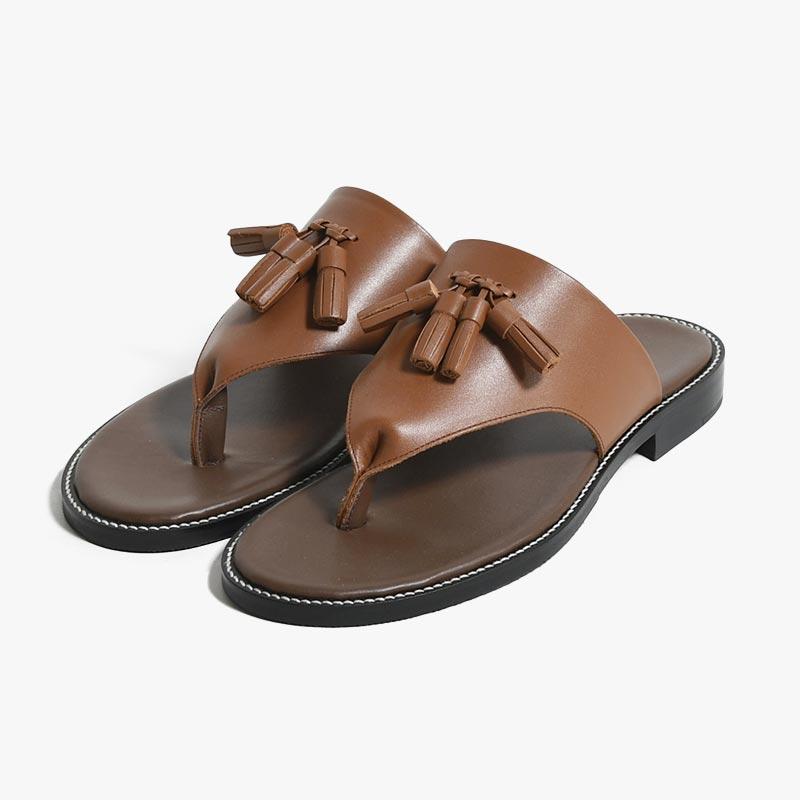 トモアンドシーオー Tomo&Co レザーサンダル タッセルシューズ トング