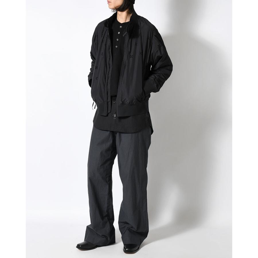 JIAN YE ジェンイェ ドリズラージャケット ライトアウター メンズ ジップアップブルゾン スイングトップ 26春夏 GUAI BLOUSON -BLACK-の画像
