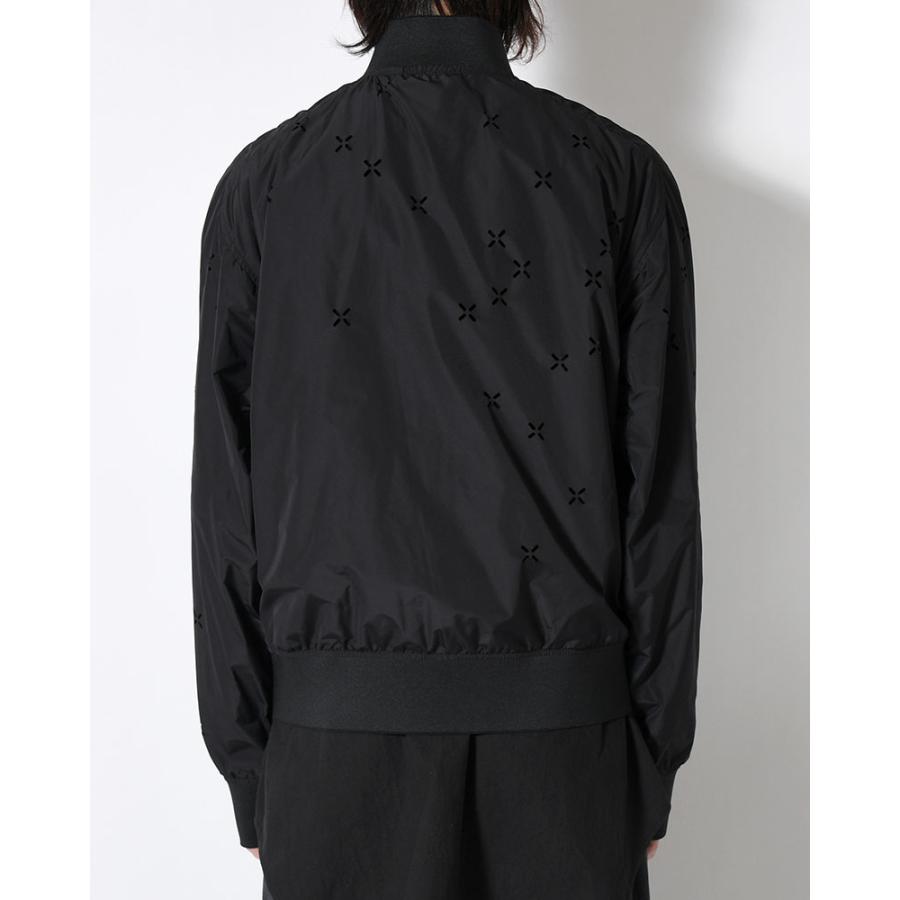JIAN YE ジェンイェ ドリズラージャケット ライトアウター メンズ ジップアップブルゾン スイングトップ 26春夏 GUAI BLOUSON -BLACK-の画像