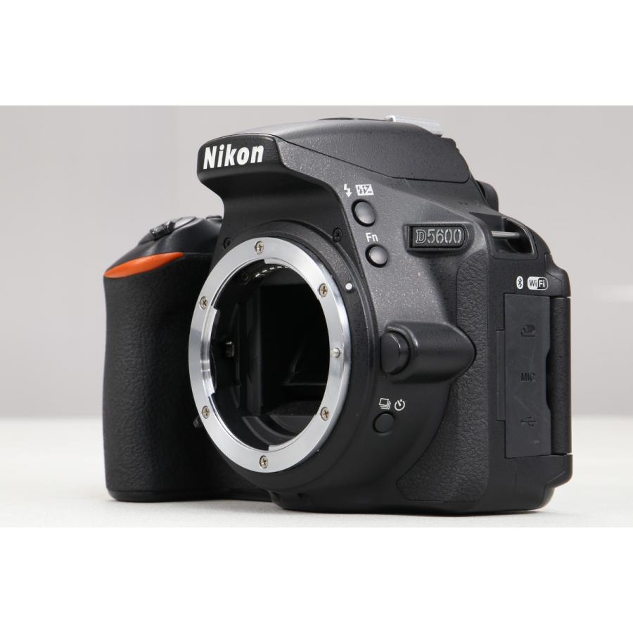 美品｜動作保証] Nikon D5600 ダブルズームキット [シャッター数 5200