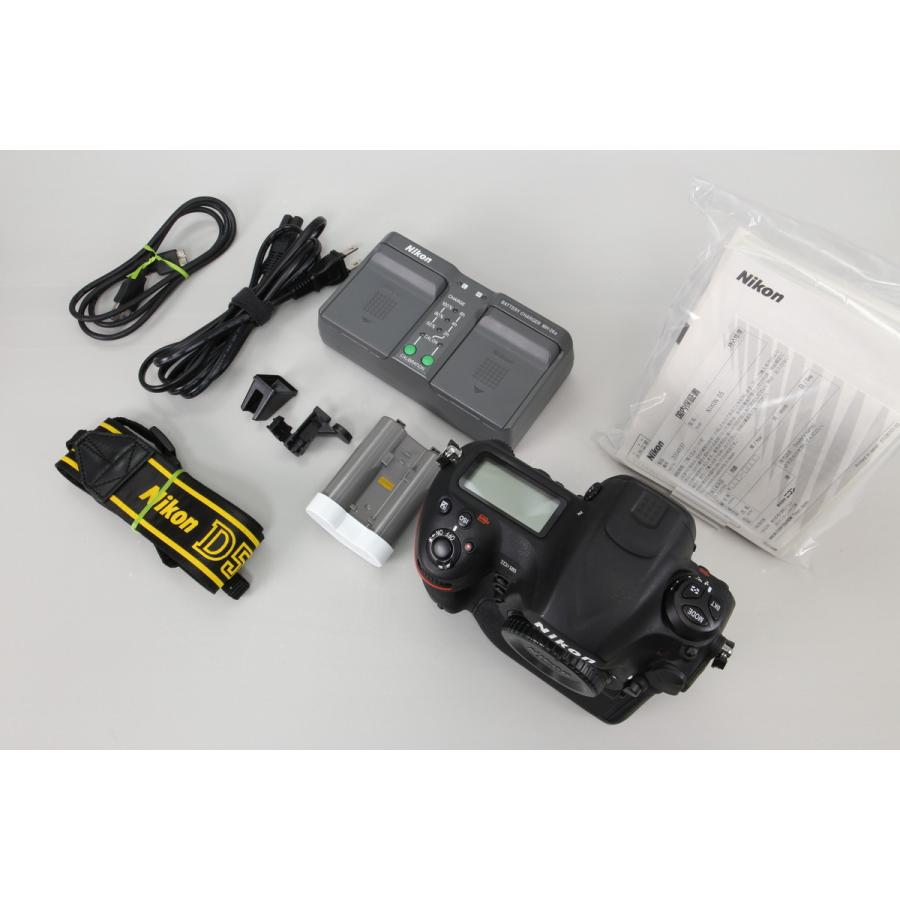 美品｜シャッター数 4200回] Nikon D5 ボディ XQD-Type [バッテリー