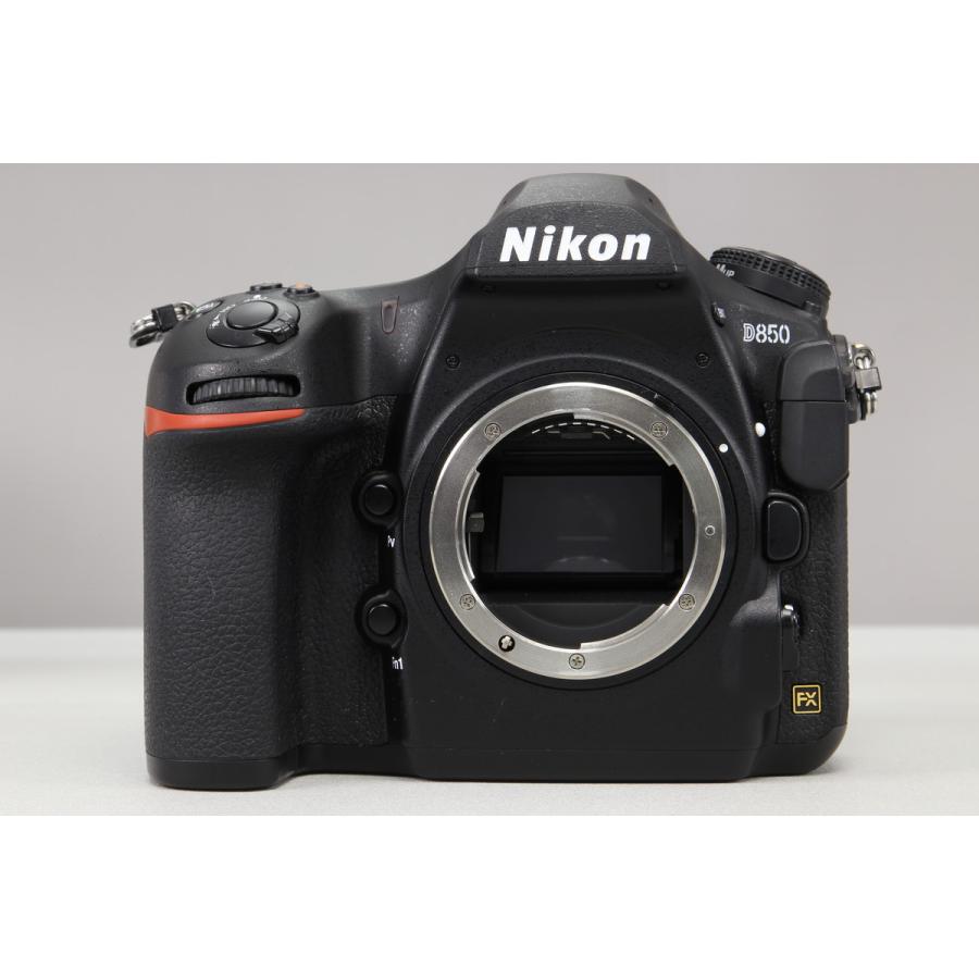 Nikon D850 動作良好 純正含むバッテリー4個 SD付属 ニコン Nikon D850 動作良好 純正含むバッテリー4個 SD付属 ニコン Nikon D850