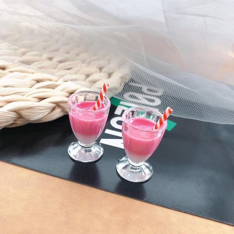 ジュース カップ飲料 樹脂 イニシャル チャーム パーツ ピアス パーツ アクセサリー 携帯 キー カバン 飾り用パーツ 穴有 Diy材料 手芸材料 手作素材 2ケ K 1671 2104 えこどらいぶしょっぷ 通販 Yahoo ショッピング