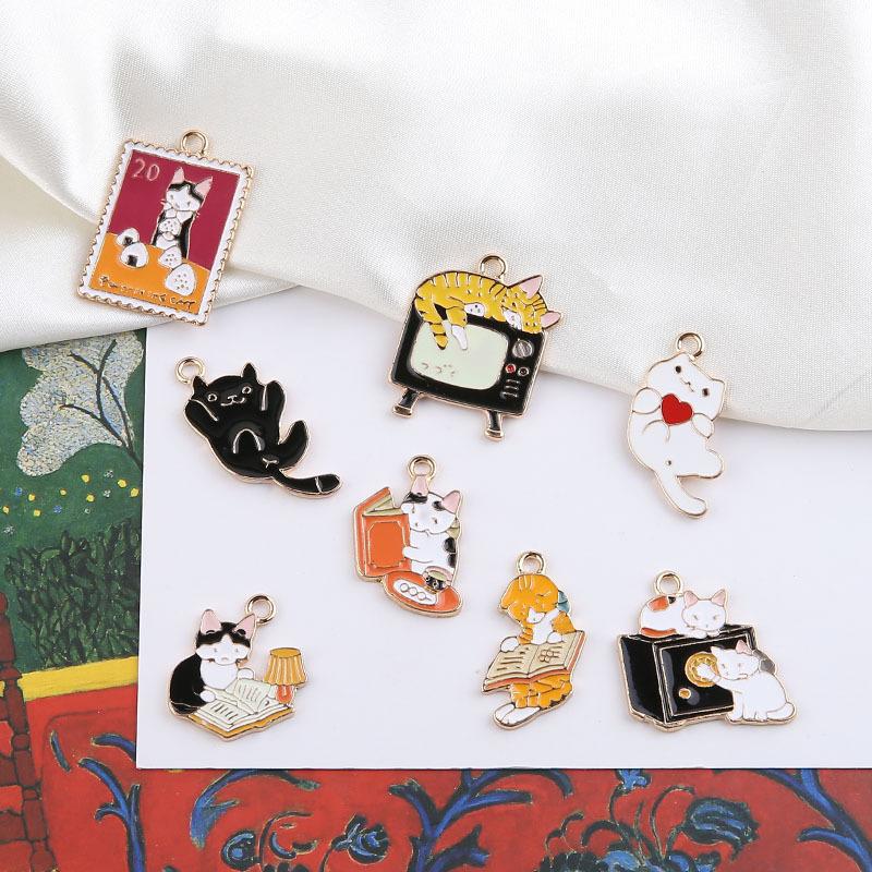 即納 ネコ キャラクター アニメ イニシャル チャーム パーツ 金具 バッグチャーム アクセサリー ゴールド カン付 1ペア 2ケ 16 33mm Qr B0969 えこどらいぶしょっぷ 通販 Yahoo ショッピング