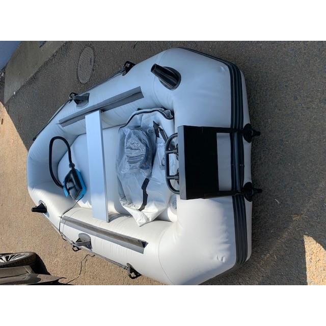 ゴムボート　PVC製　モーターマウント付　リペアキット　収納袋付 ２人乗り　インフレータブル　エアーフロア　船外機３馬力まで対応　新品 