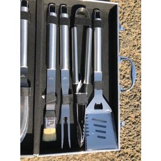 最新型　BBQ調理器具セット　バーベキュー　17点セット　バーベキューセット 　まとめ買い　持ち運びやすい　アタッシュケース　新品　ｙ |  | 03