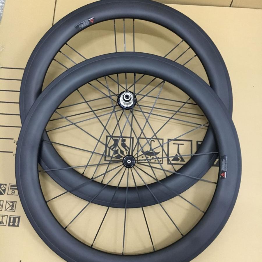お手軽価格で贈りやすい novatecwheels カーボンホイール
