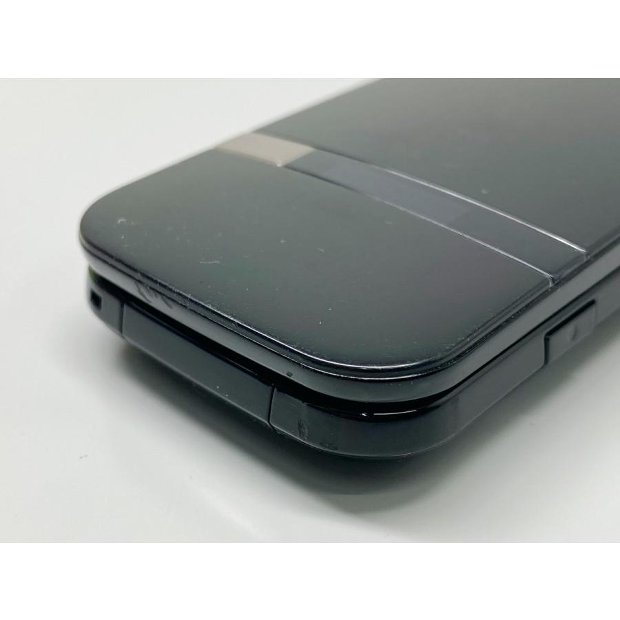 SHARP（シャープ） SoftBank PANTONE WATERPROOF 202SH 黒 ブラック 白