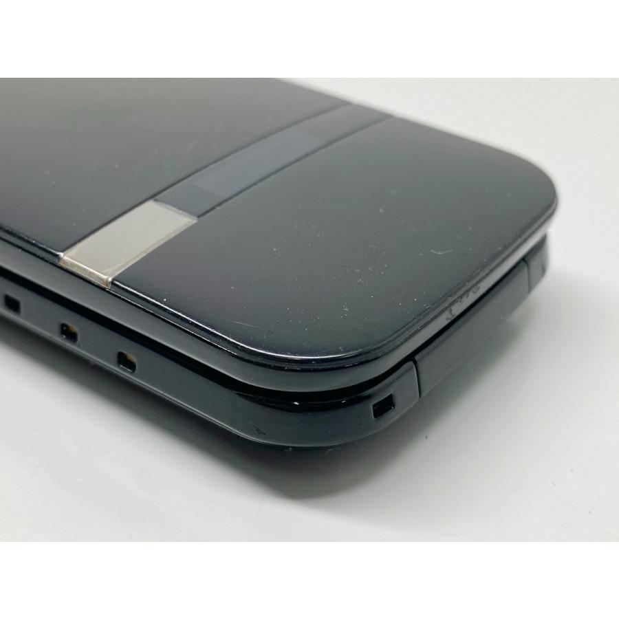SHARP（シャープ） SoftBank PANTONE WATERPROOF 202SH 黒 ブラック 白